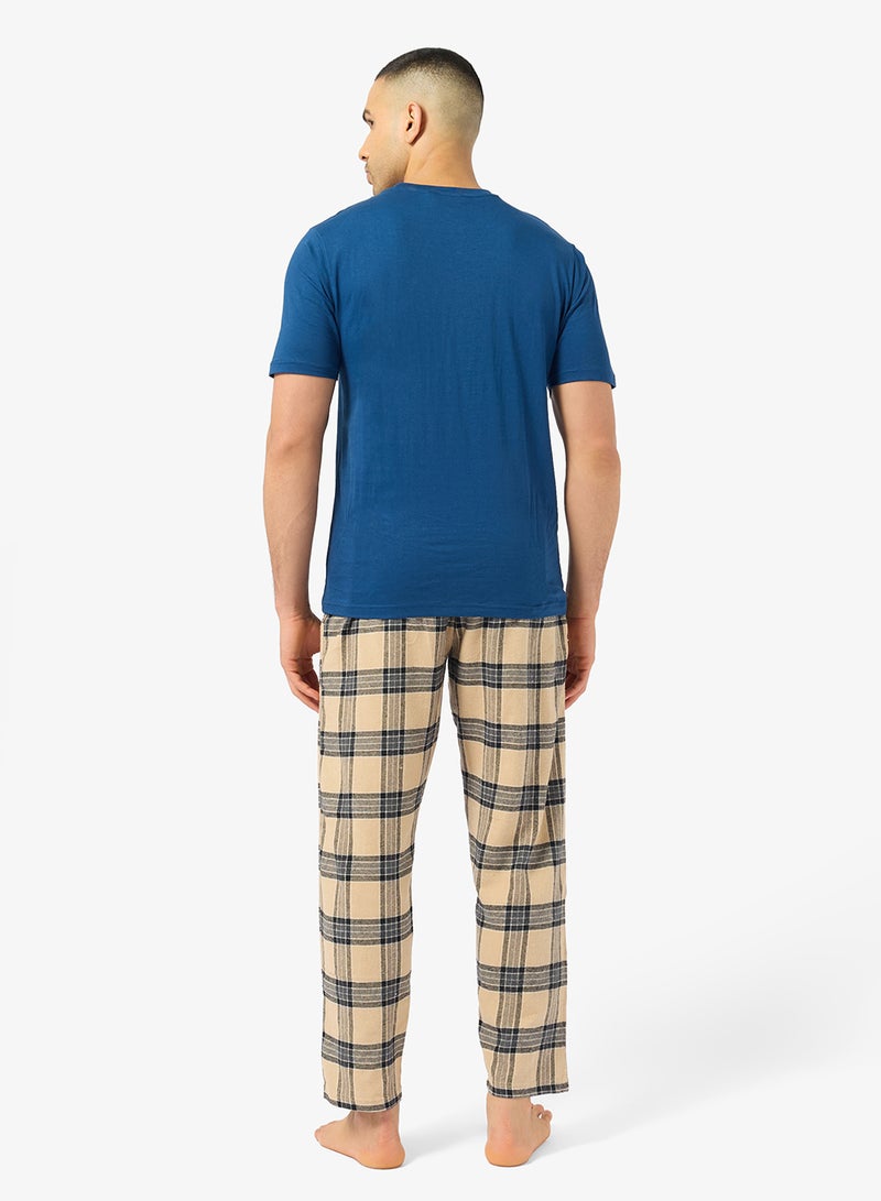 روبرت وود طقم تي شيرت وبنطلون بقصة عادية - Image 2